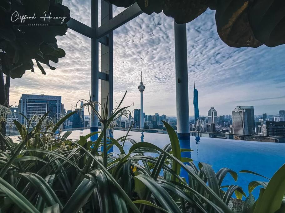 The Colony By Infinitum Best Pool View Klcc Trx Merdeka 118 Kl Tower Kuala Lumpur Eksteriør billede