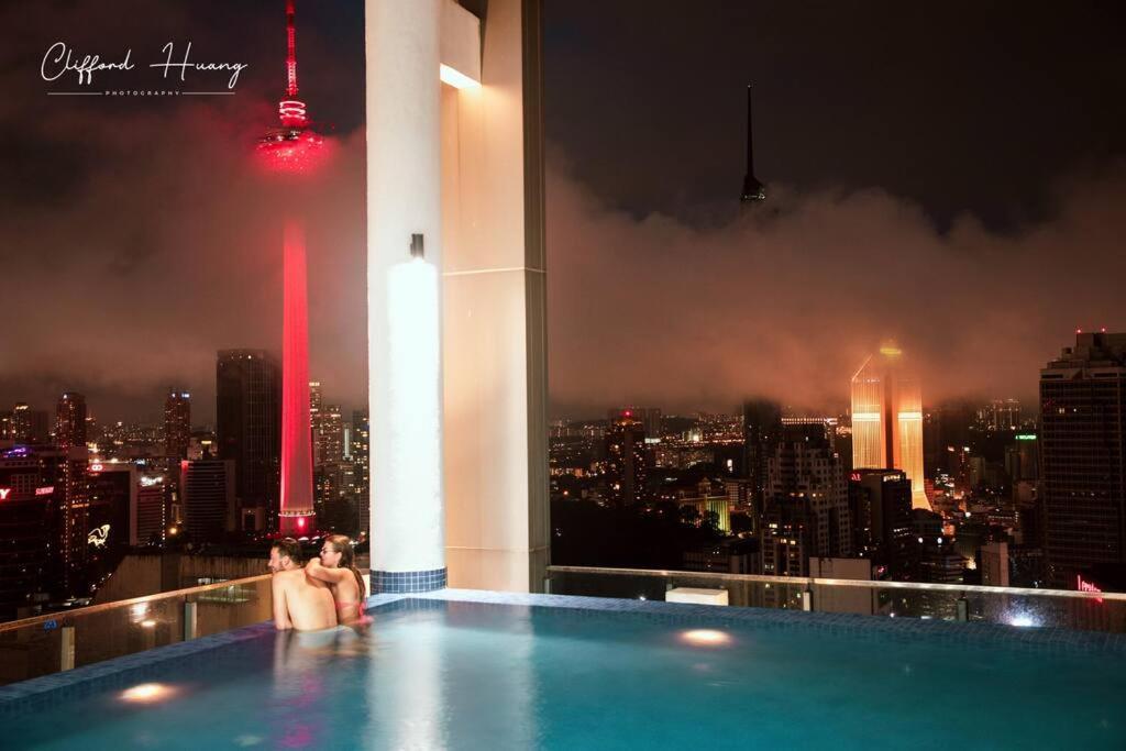 The Colony By Infinitum Best Pool View Klcc Trx Merdeka 118 Kl Tower Kuala Lumpur Eksteriør billede